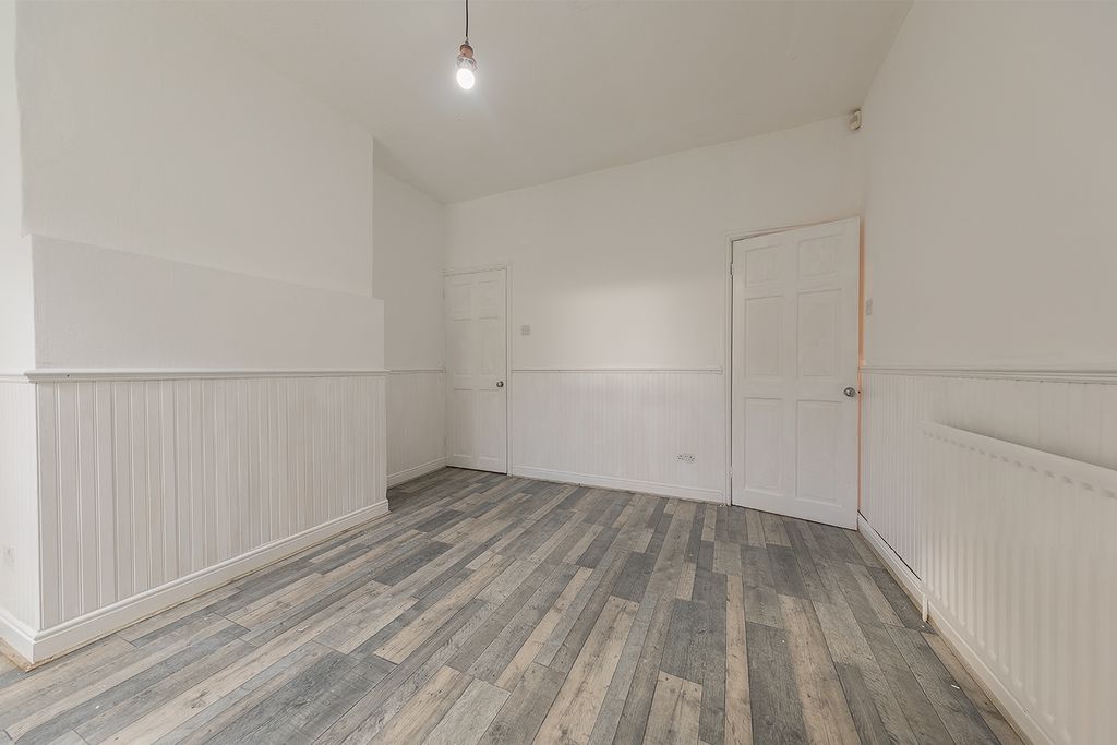 Property photo 2 of 26