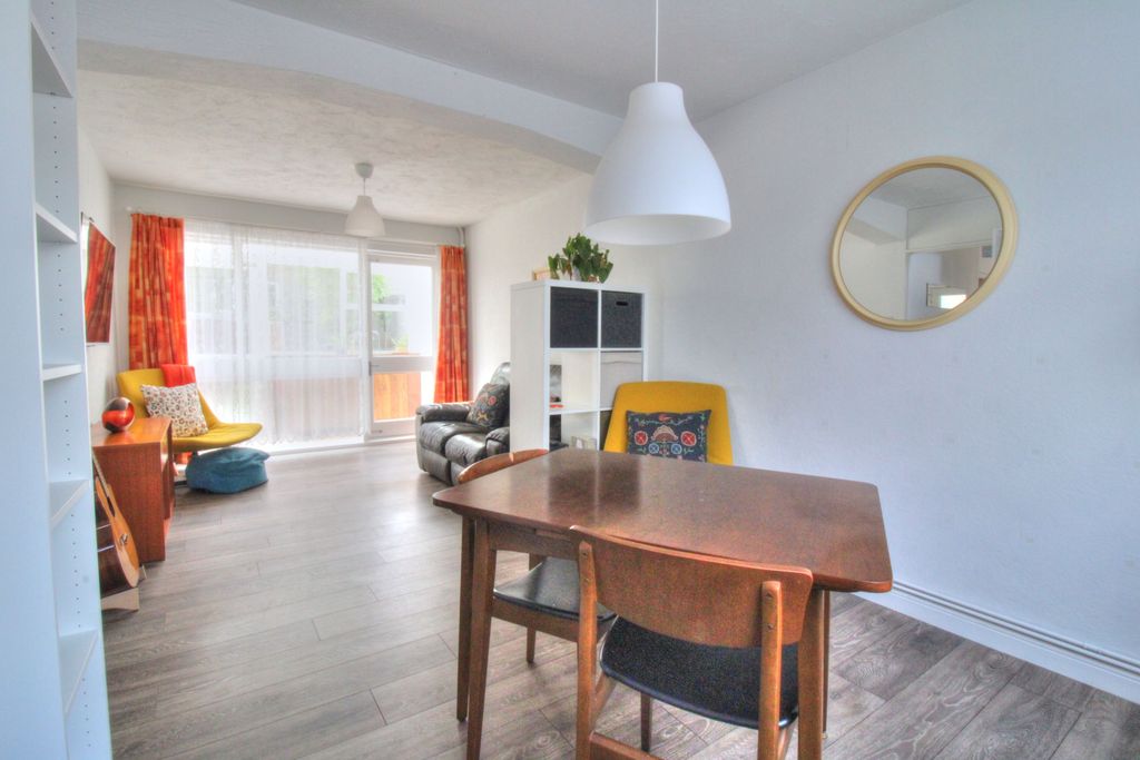 Property photo 3 of 18 Img_3810_1_2