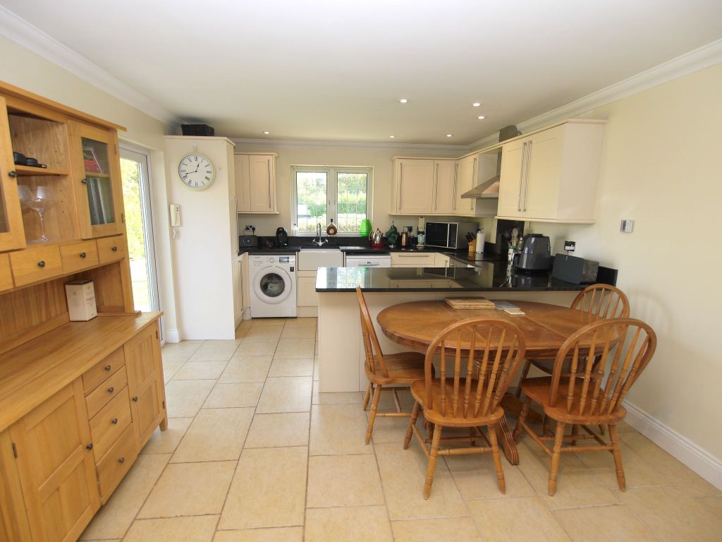 Property photo 2 of 9 Photograph 2