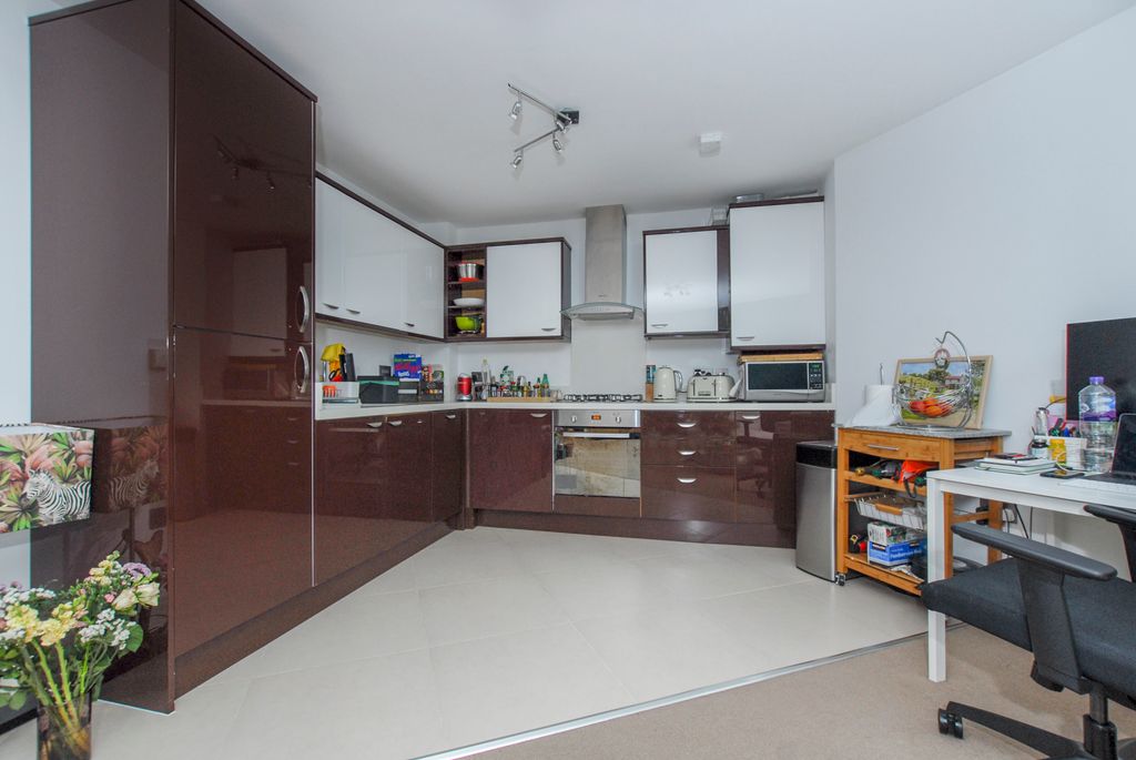 Property photo 2 of 9