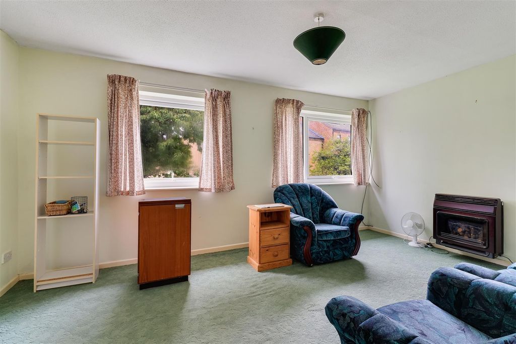 Property photo 2 of 12