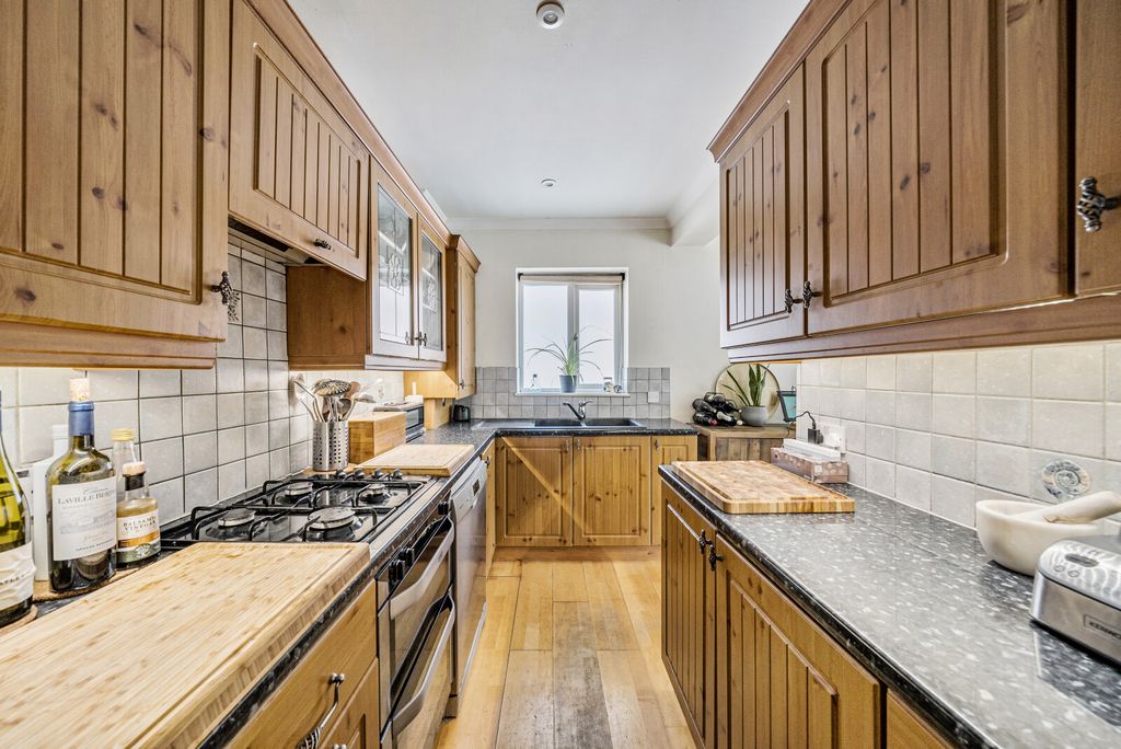 Property photo 2 of 22 1347034-11-68Baf5...
