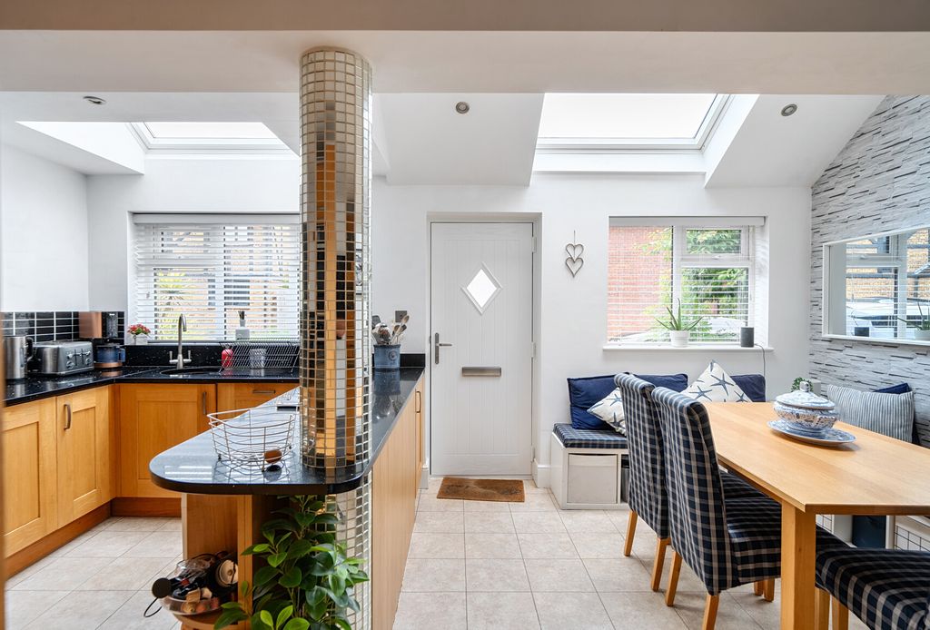 Property photo 1 of 21 1477396-12-6A2A90...