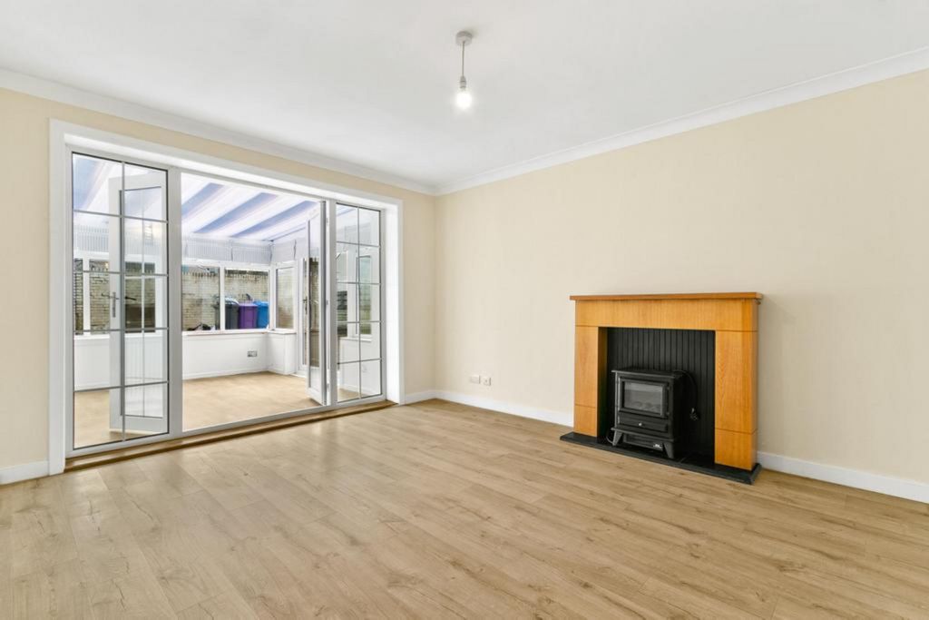 Property photo 2 of 23