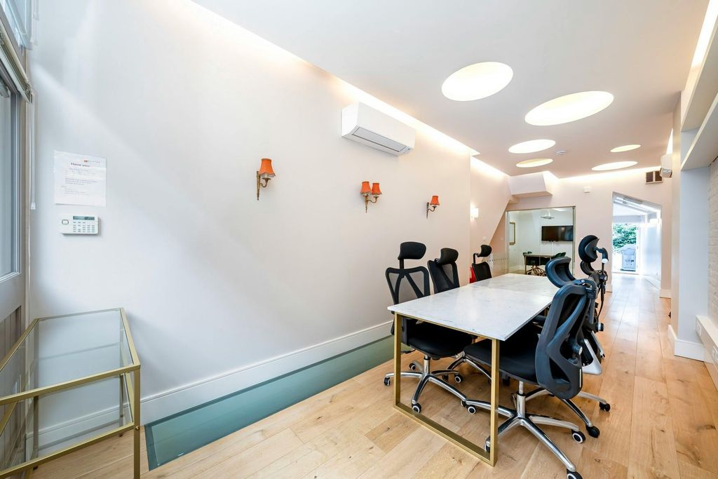 Property photo 1 of 9 10 Marshalsea Road Lea Main Office 2 Copy.Jpg