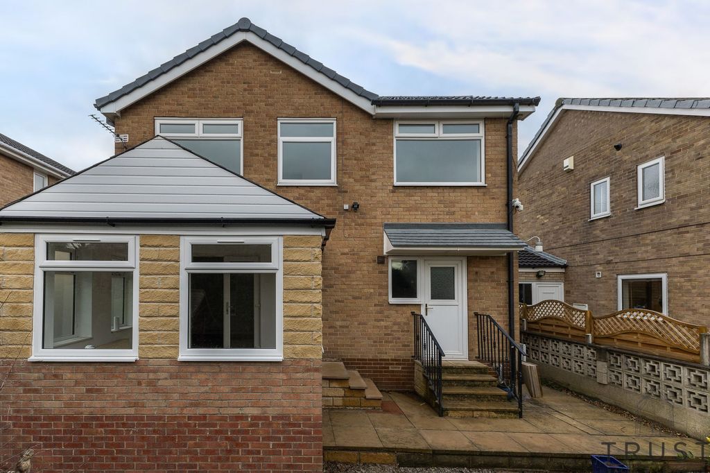 Property photo 2 of 38