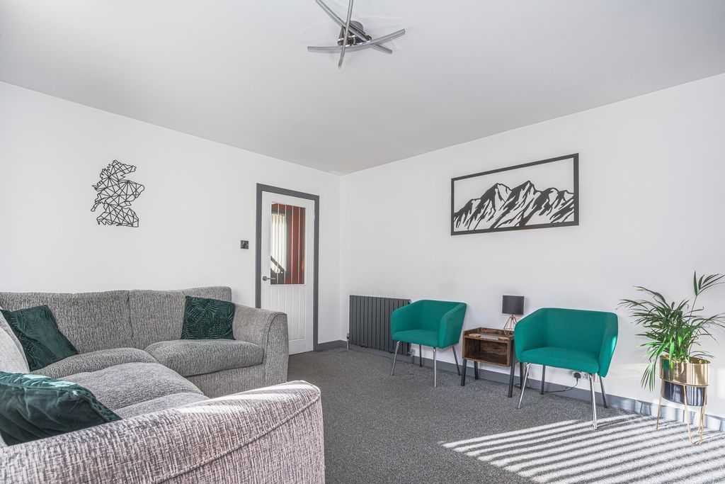 Property photo 3 of 30