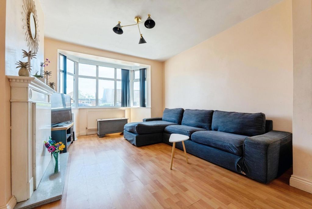 Property photo 3 of 22 Pbox-Img.Jpg