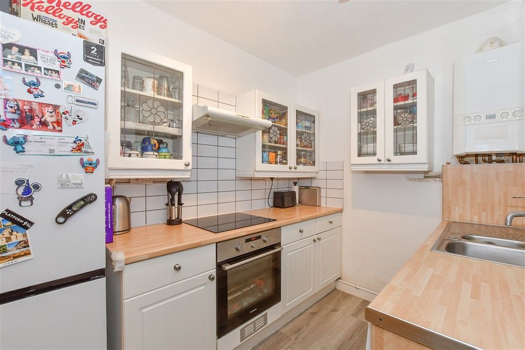 Property photo 3 of 12 Kitchen