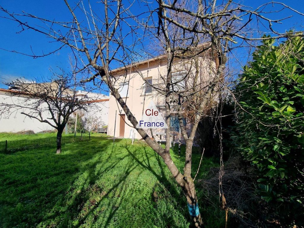 Property photo 1 of 2