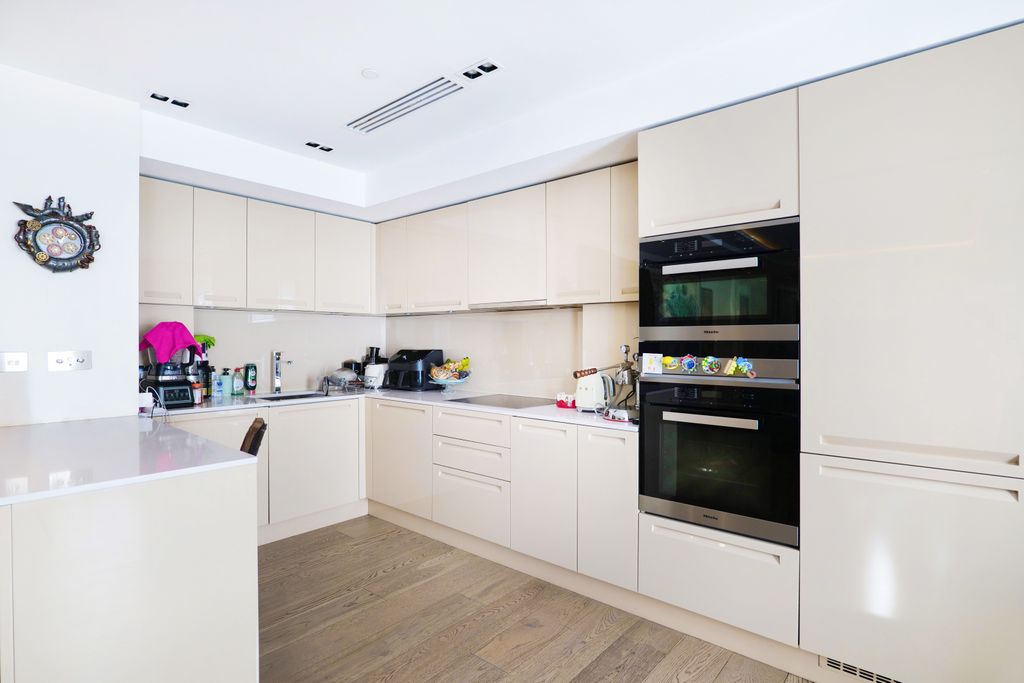 Property photo 2 of 14 Gallery