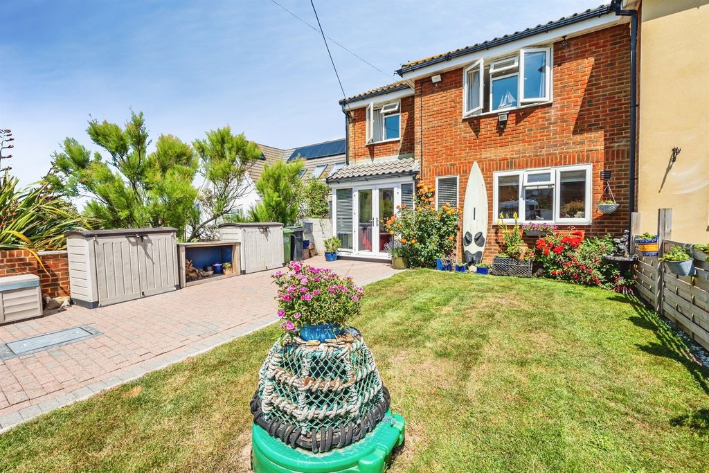 Property photo 1 of 25
