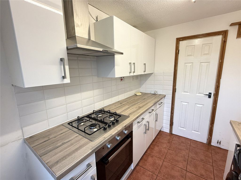 Property photo 2 of 16 Picture No. 23