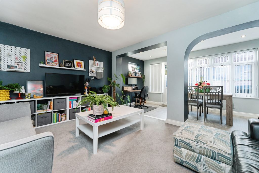 Property photo 2 of 10 Lounge/Dining Room