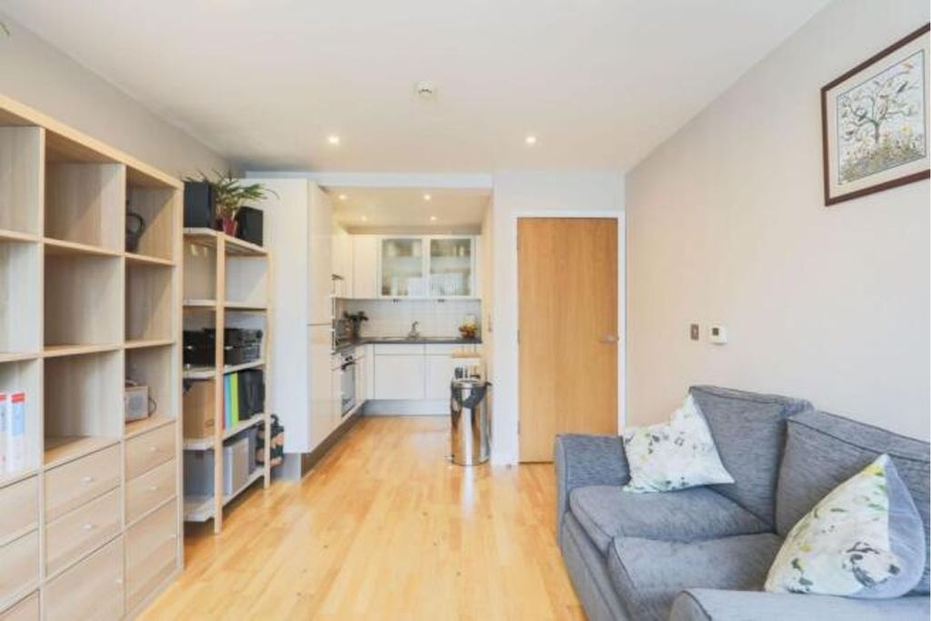 Property photo 3 of 11