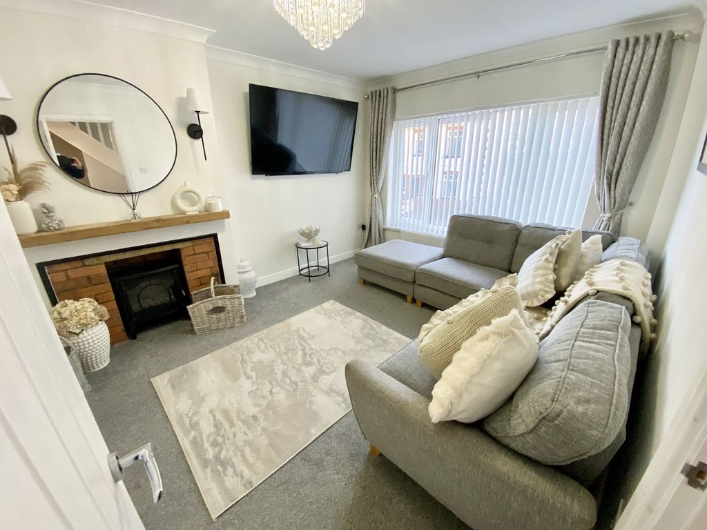 Property photo 2 of 14 Lounge Area