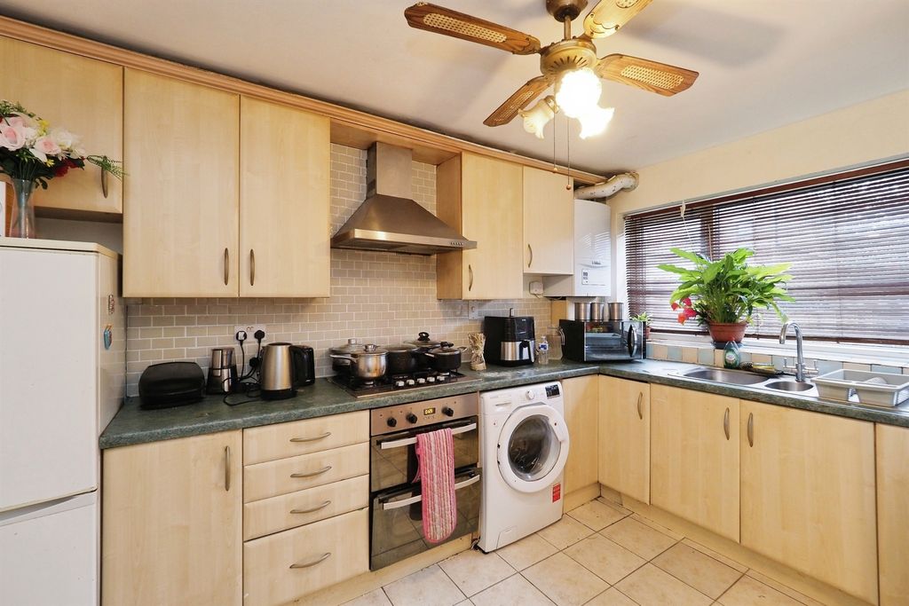 Property photo 3 of 13