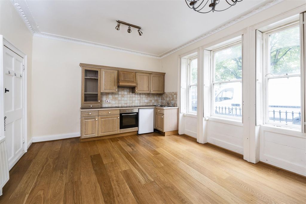 Property photo 1 of 10 Flat 4, 6 Kensington Place, Bath, Ba1 6Aw-5.Jpg
