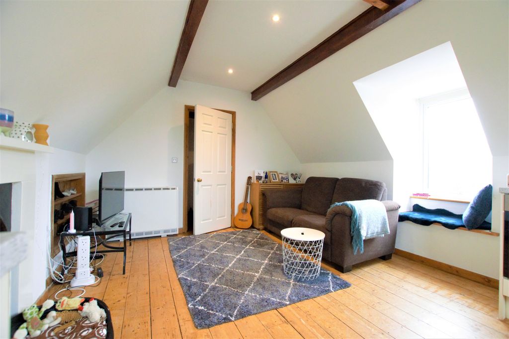 Property photo 2 of 6