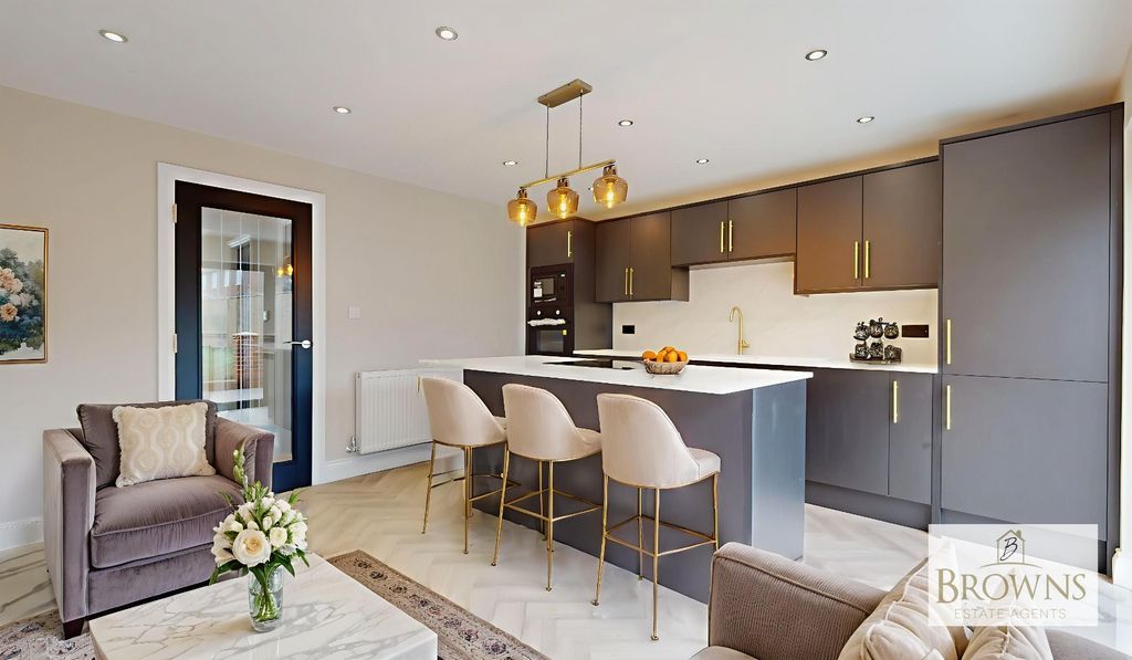 Property photo 1 of 39 5043730