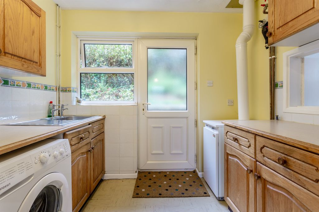 Property photo 2 of 20