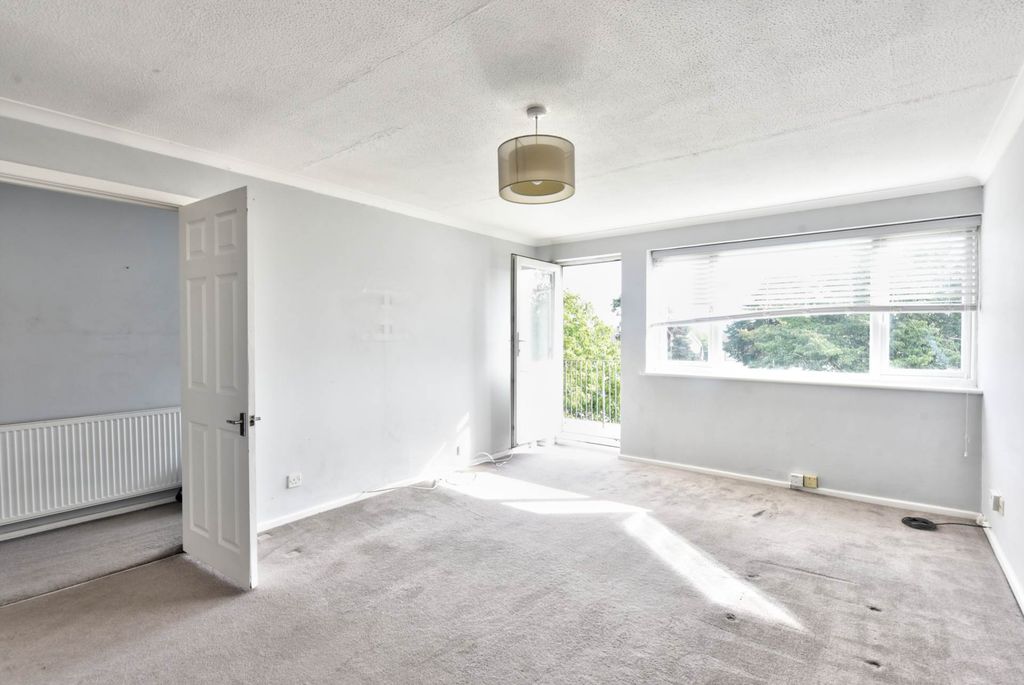 Property photo 2 of 6