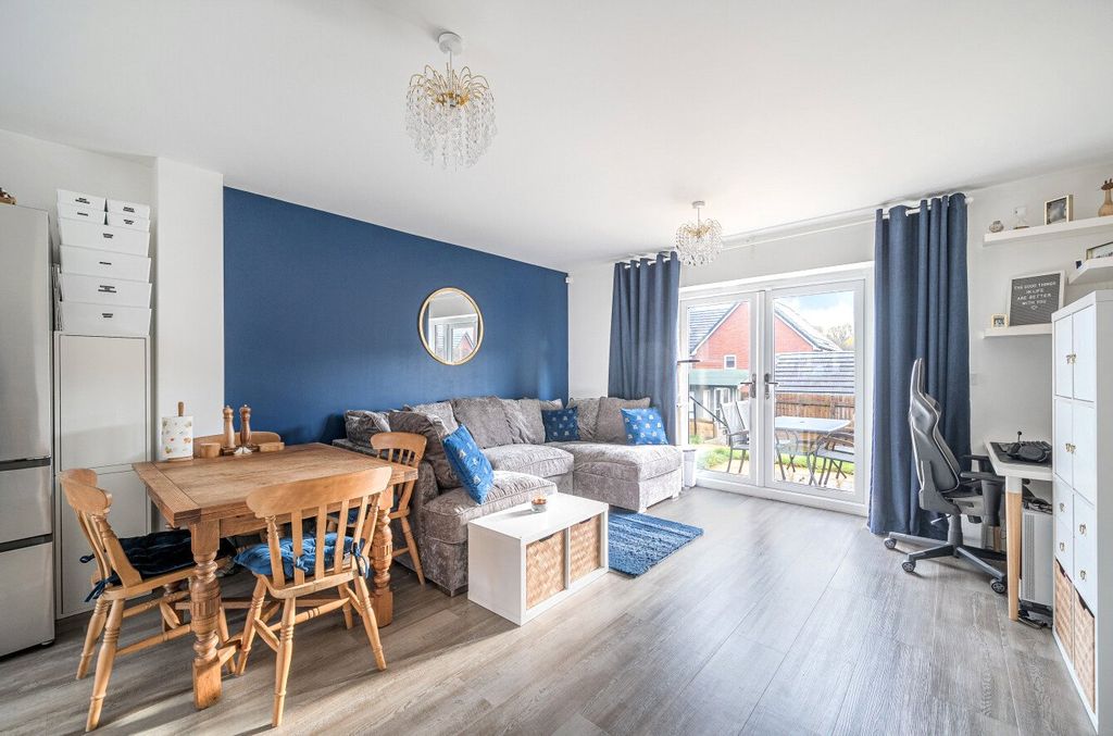 Property photo 3 of 10 1375259-10-690B2A...