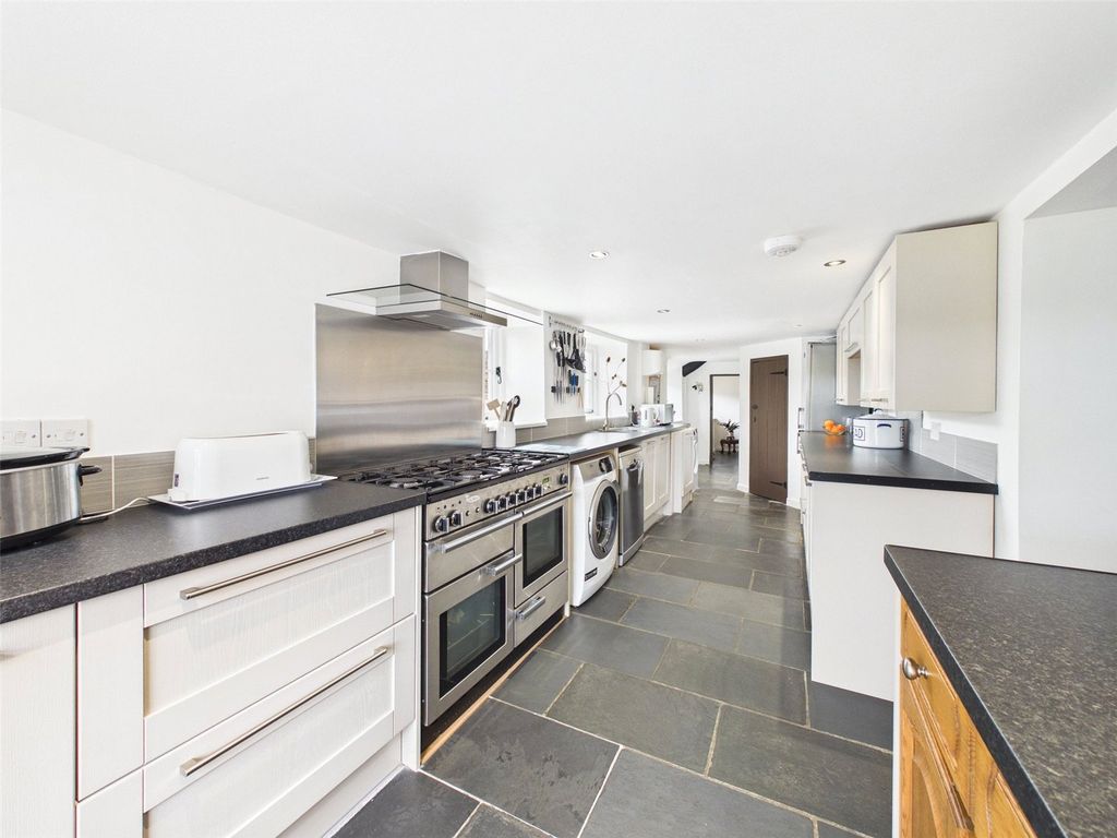 Property photo 3 of 19 Picture No. 16