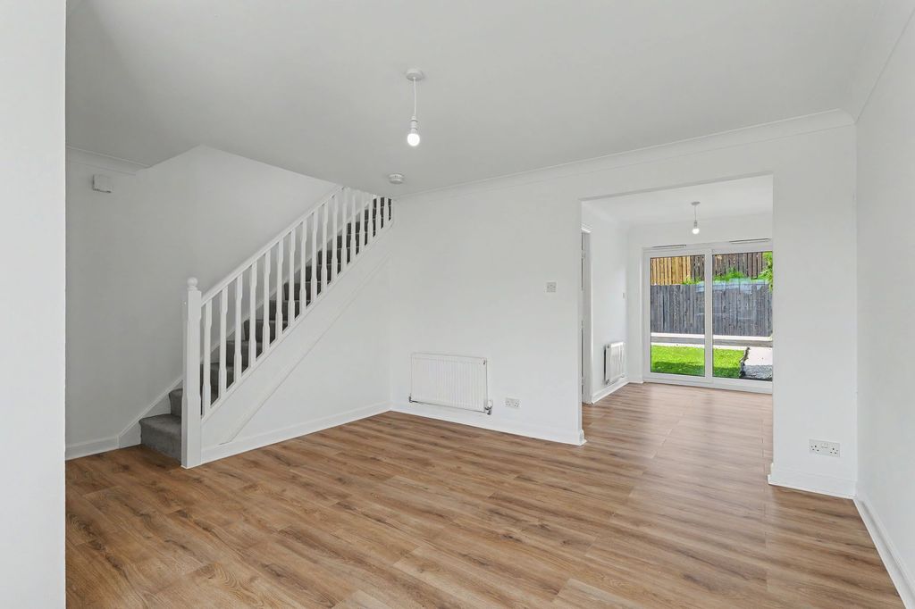 Property photo 2 of 22