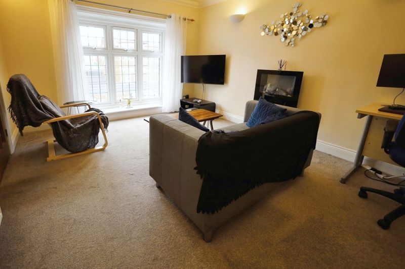 Property photo 3 of 9 Photo 5