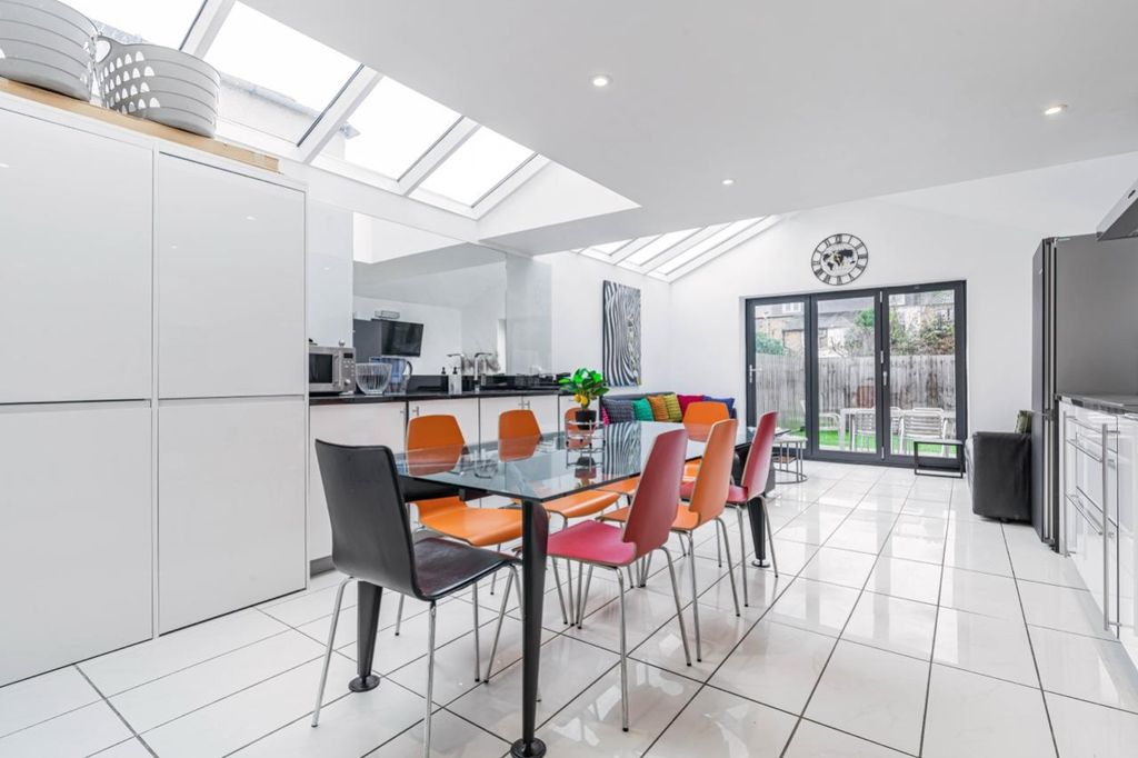 Property photo 1 of 22 Kitchen