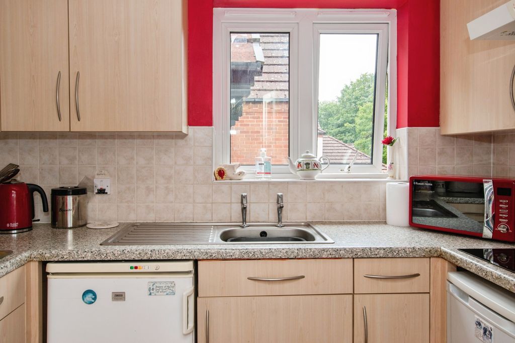 Property photo 3 of 15 Kitchen