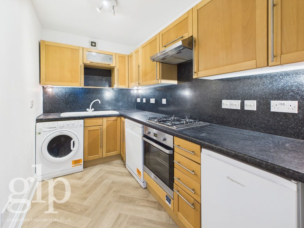 Property photo 2 of 15 989471