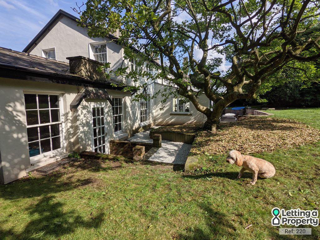 Property photo 2 of 28