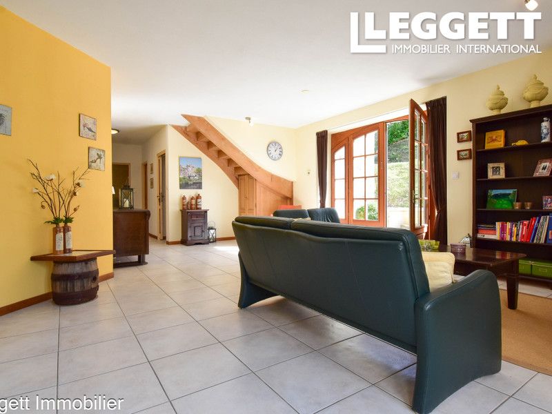 Property photo 3 of 10