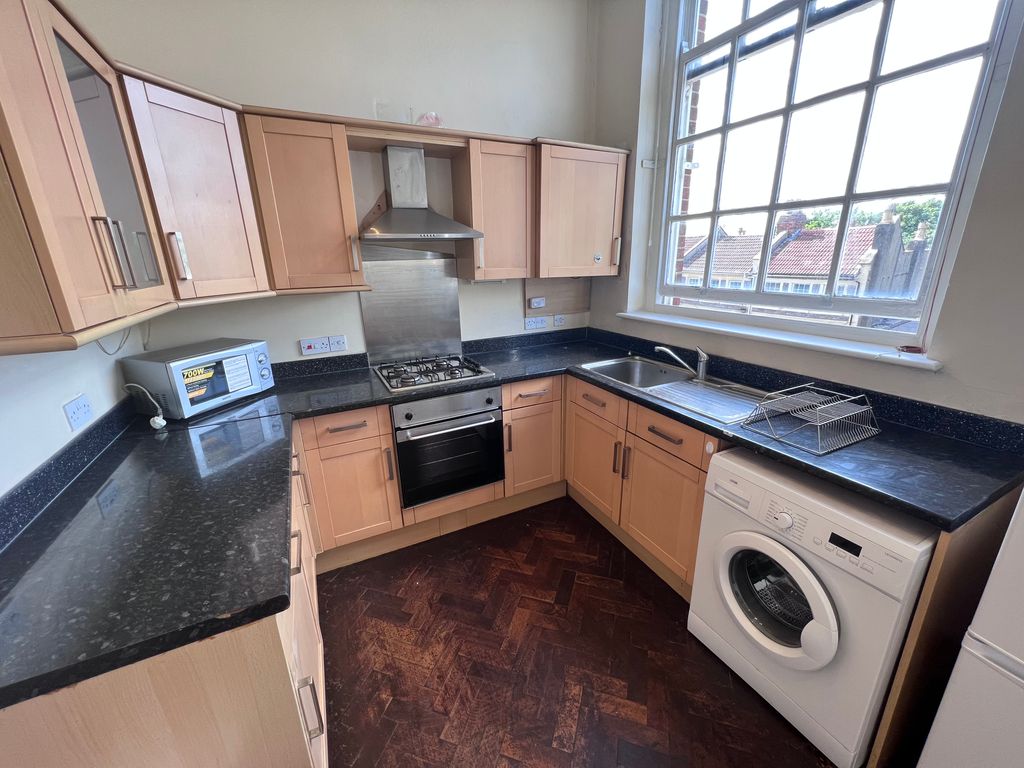 Property photo 3 of 6