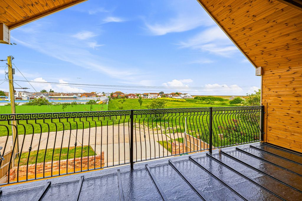 Property photo 2 of 36 Balcony