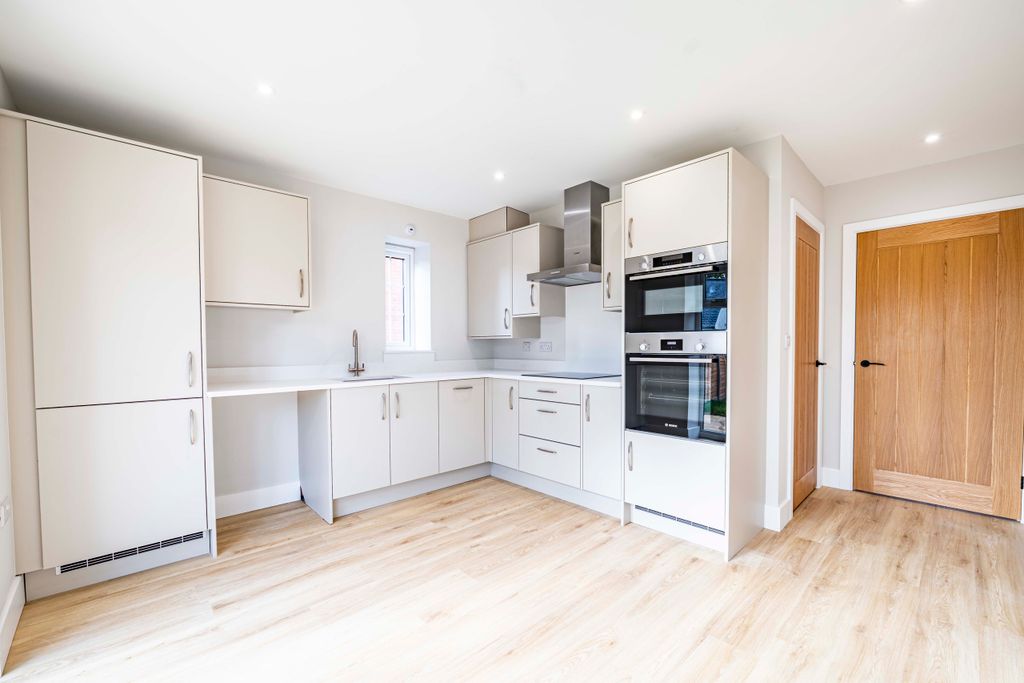 Property photo 2 of 7 Photo 2