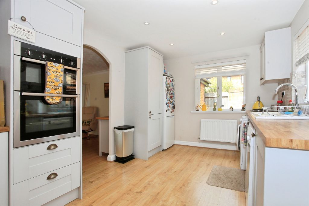 Property photo 2 of 17