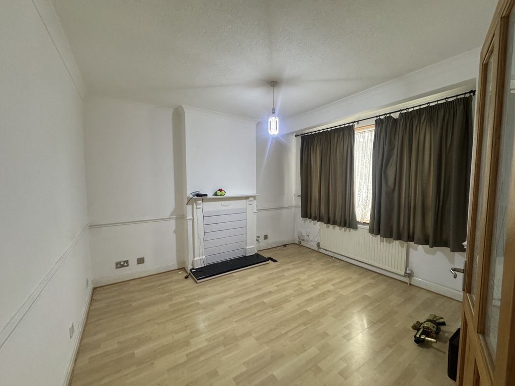 Property photo 1 of 10 3 Bed House