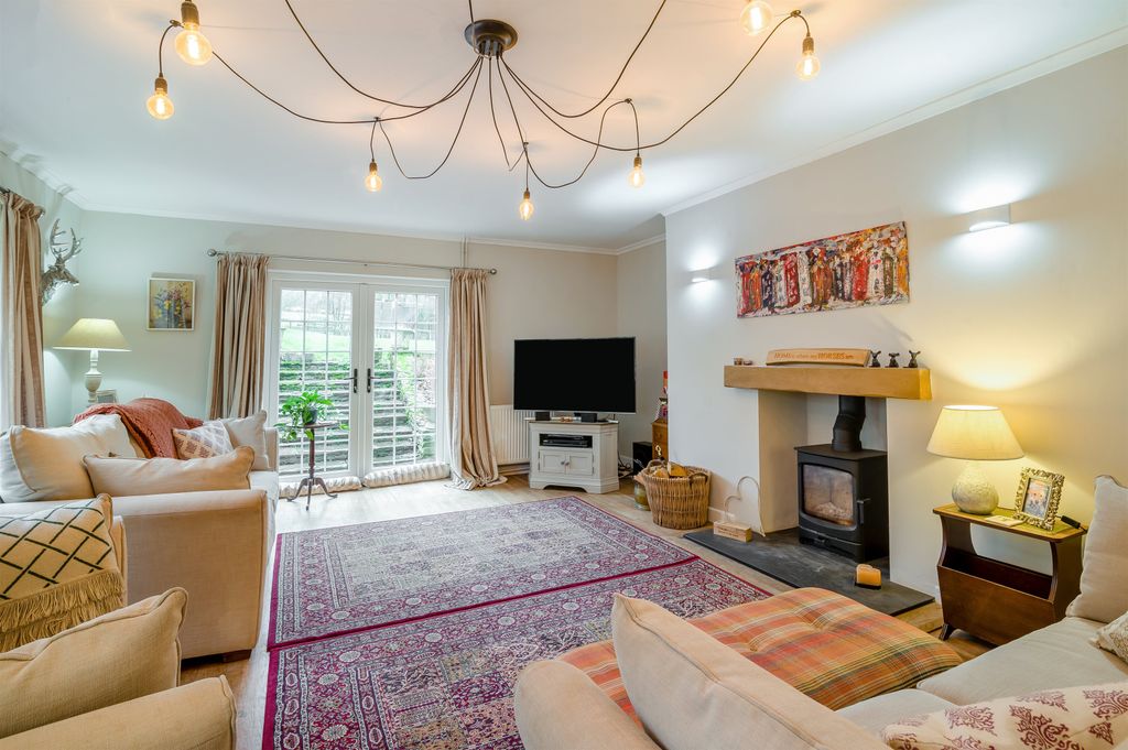 Property photo 3 of 46