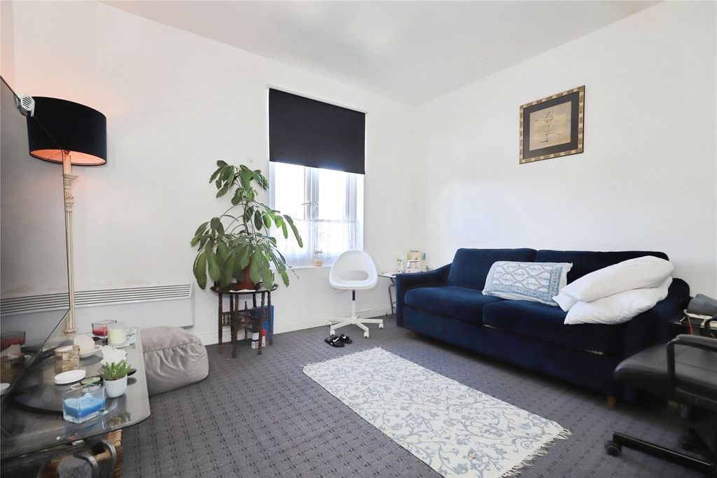 Property photo 3 of 24 Picture No. 15