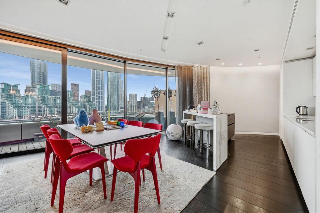 Property photo 2 of 17 Image