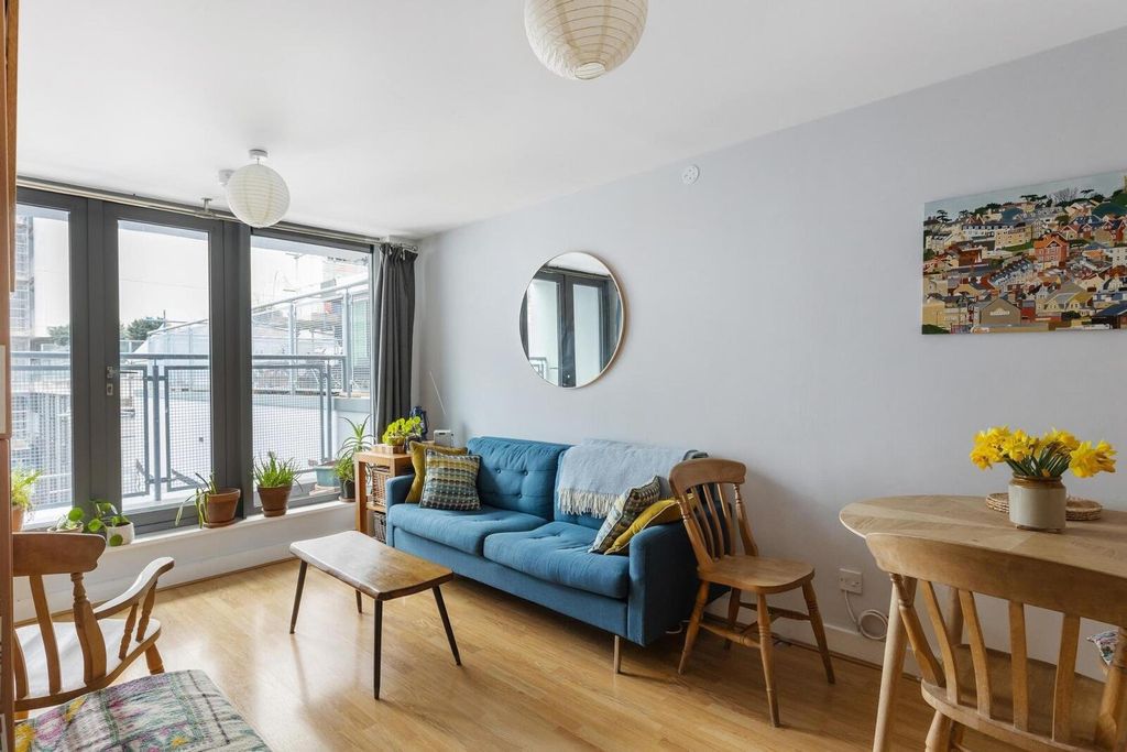 Property photo 3 of 8