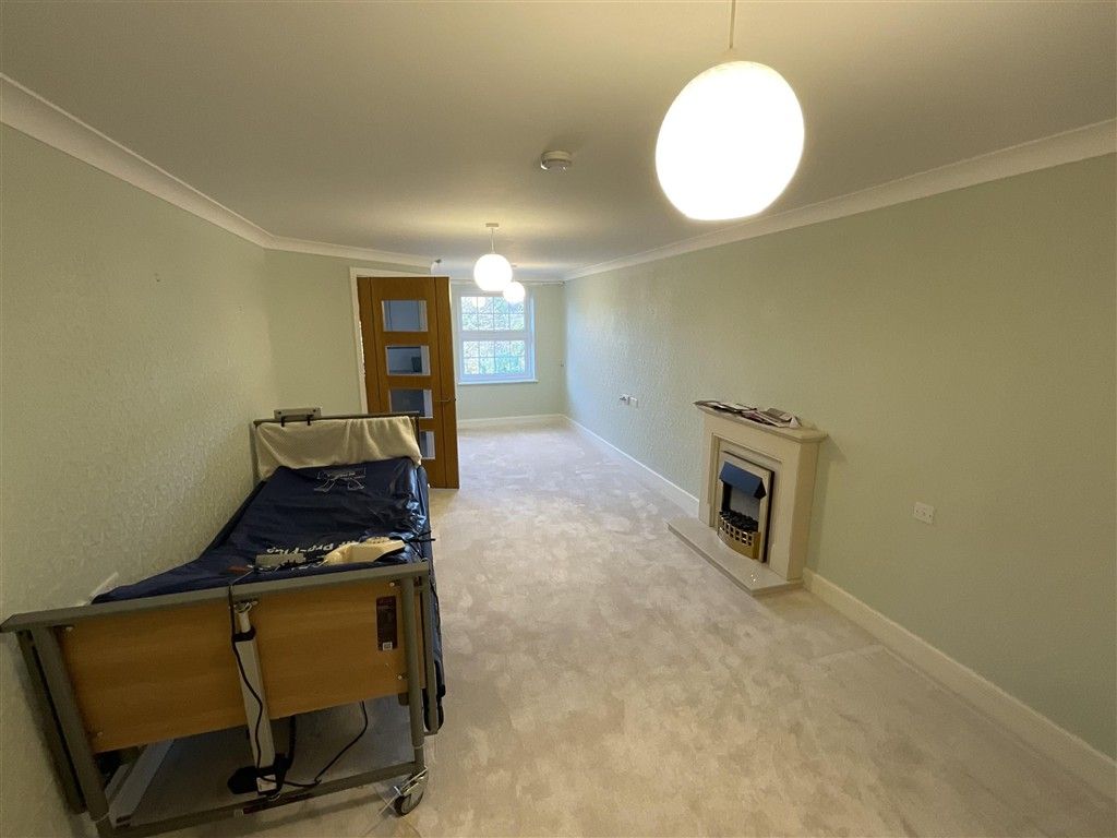 Property photo 2 of 3 Lounge