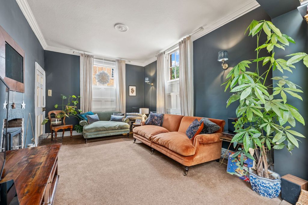 Property photo 3 of 37