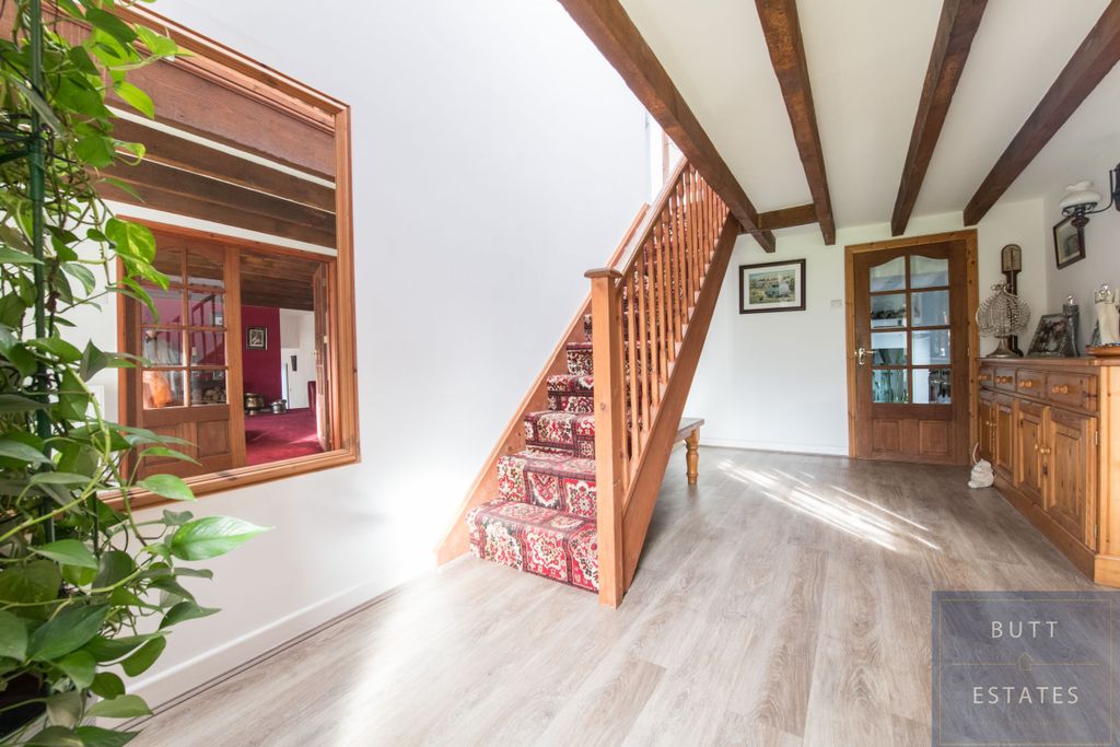 Property photo 2 of 21