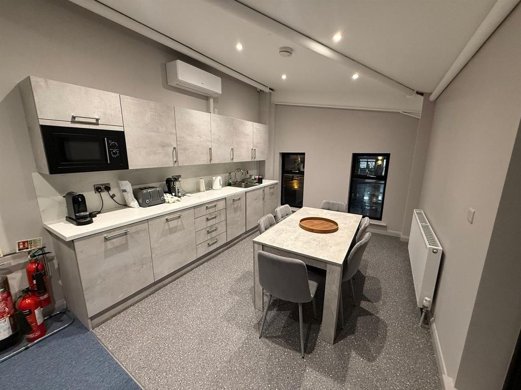 Property photo 2 of 7 Photo-2025-12-04-16-56-35.Jpg