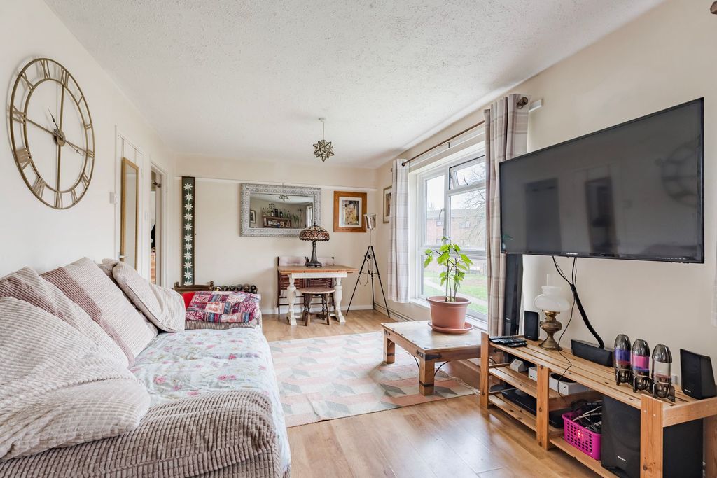 Property photo 3 of 16