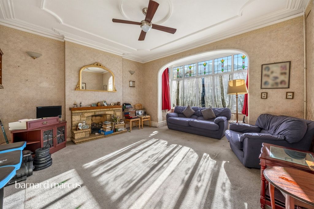 Property photo 2 of 12